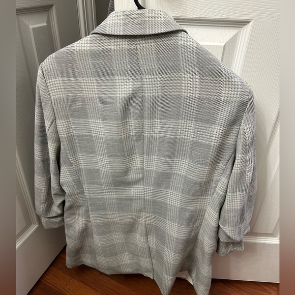 H&M gathered sleeve blazer jacket in light gray plaid - Picture 6 of 10